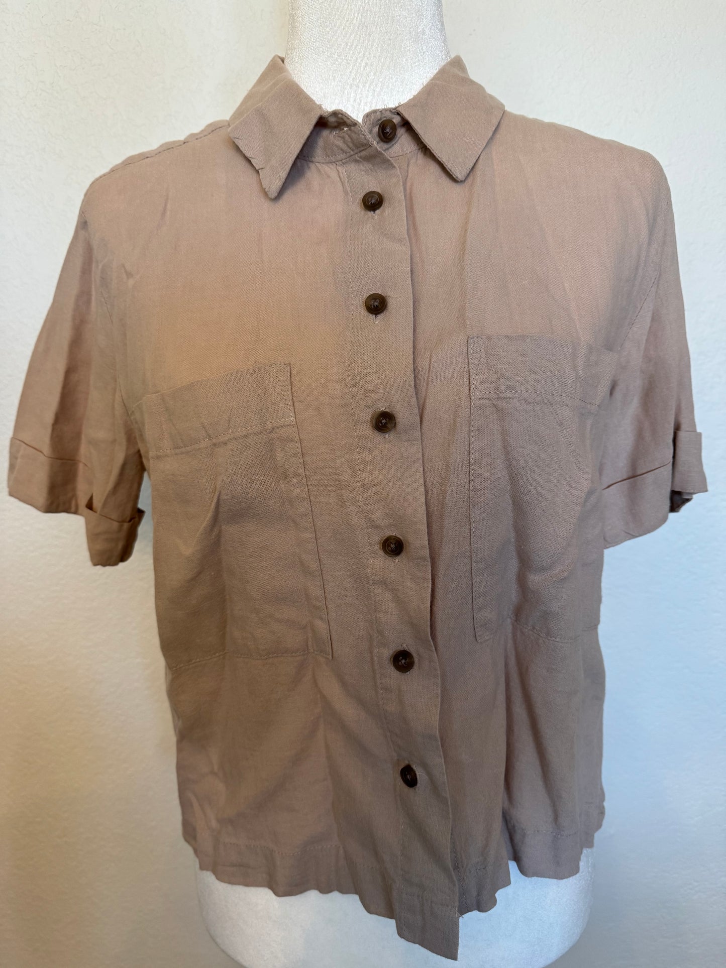 Alexander Jordan Tan Button Front Top