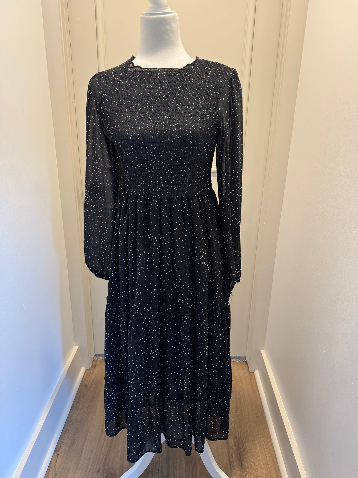 No Brand Black and White Ribbed Midi Dress