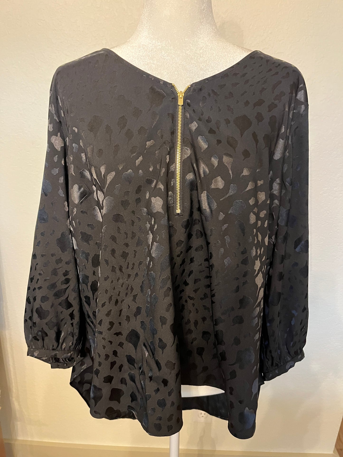 Bold Elements Black Satin Leopard Print Top