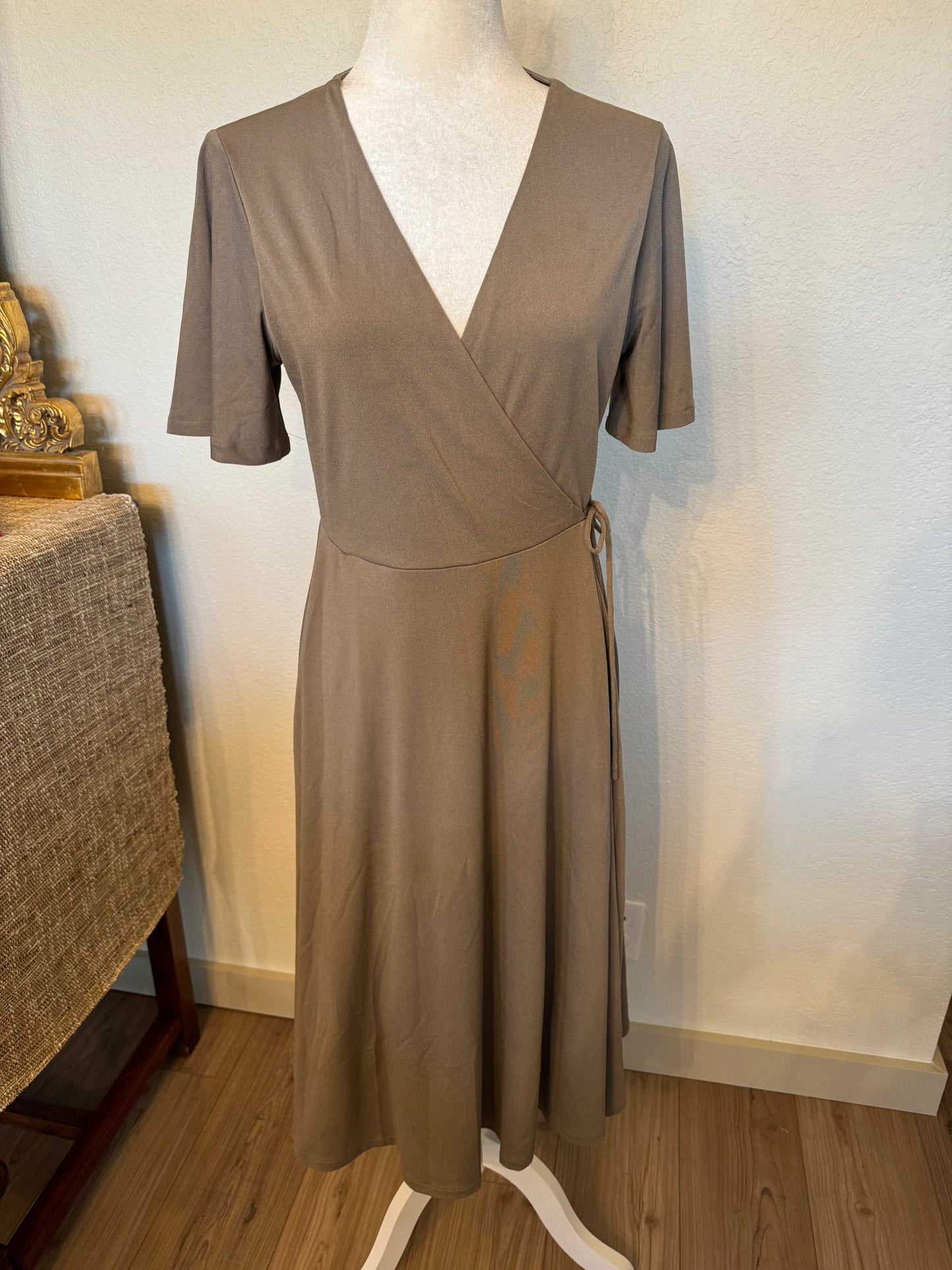 H&M Beige Knit Midi Dress