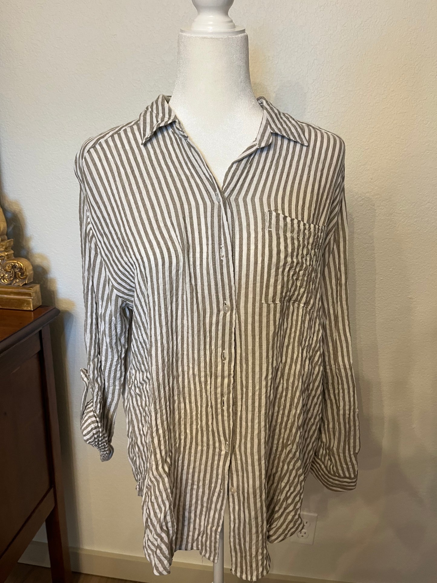 Jane + Delancey Gray Stripe Button Front Top