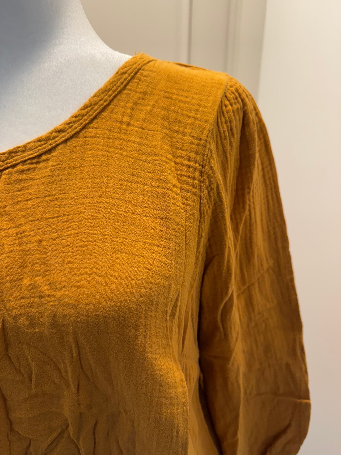 Universal Thread Mustard Top