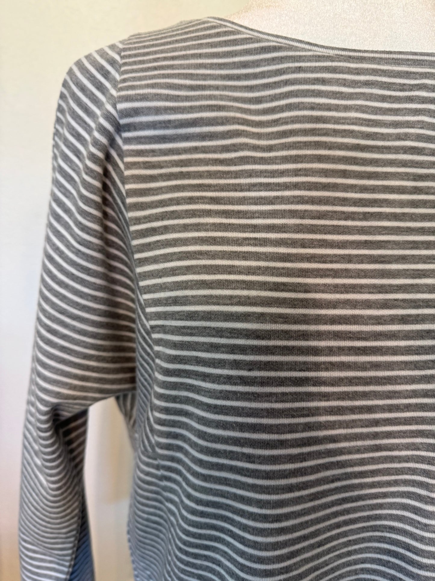 Liz Claiborne Gray Stripe Knit Top