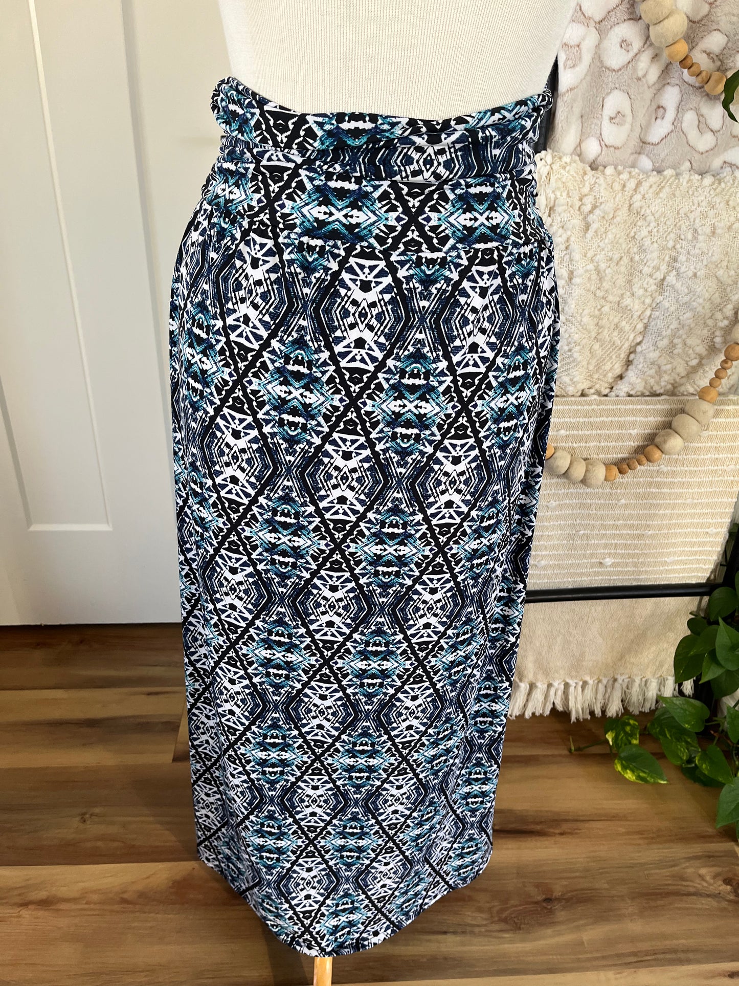 AB Studio Black and Blue Print Maxi Skirt