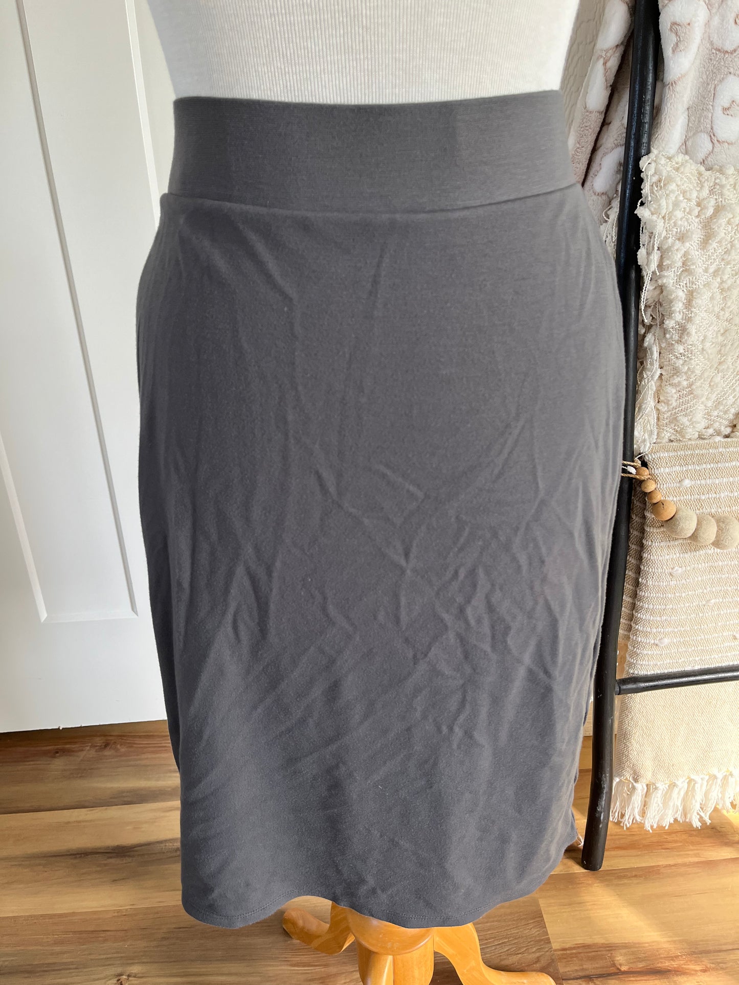 Zenana Outfitters Gray Knit Pencil Skirt