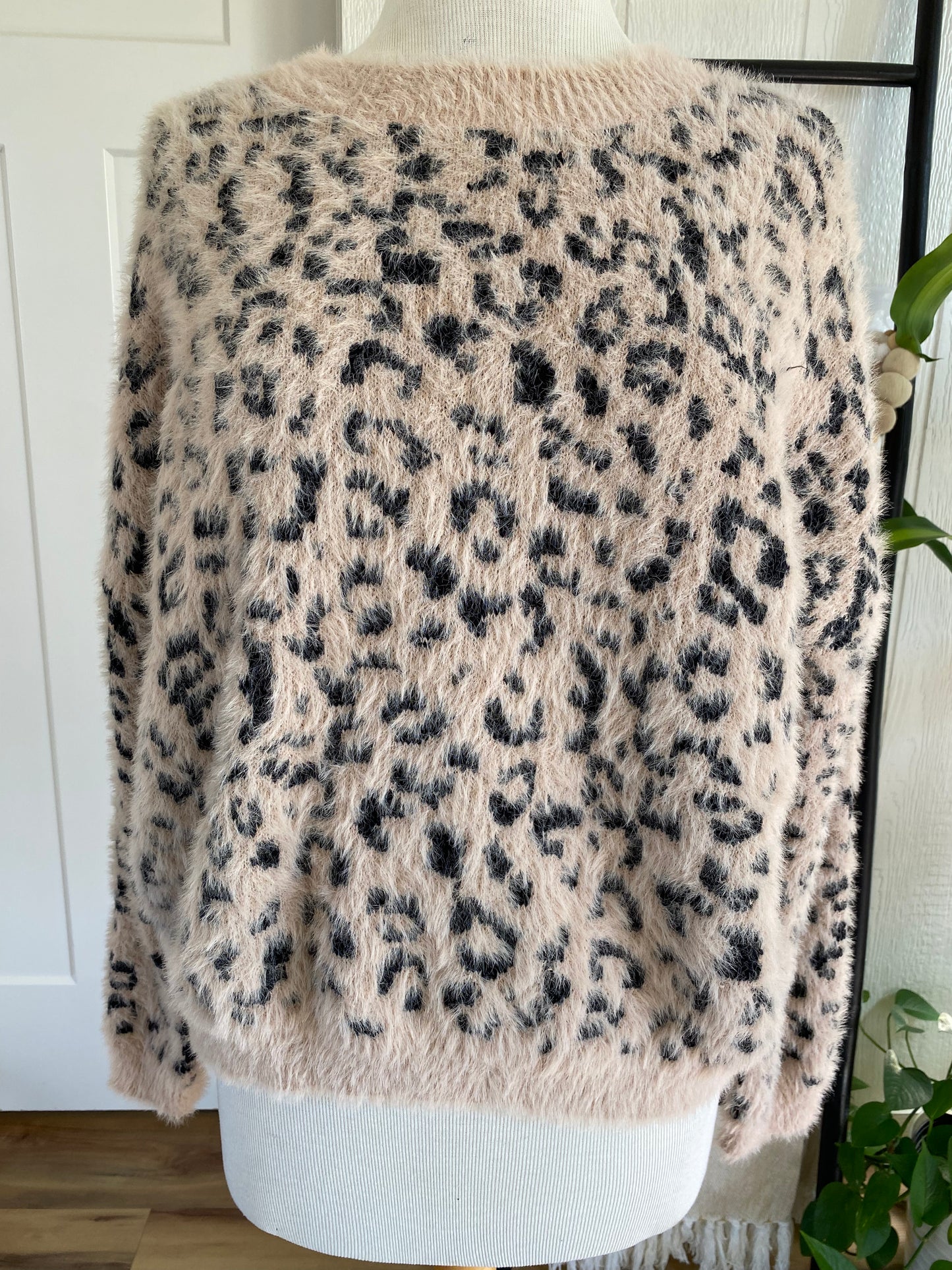 Mi Ami Leopard Fuzzy Sweater