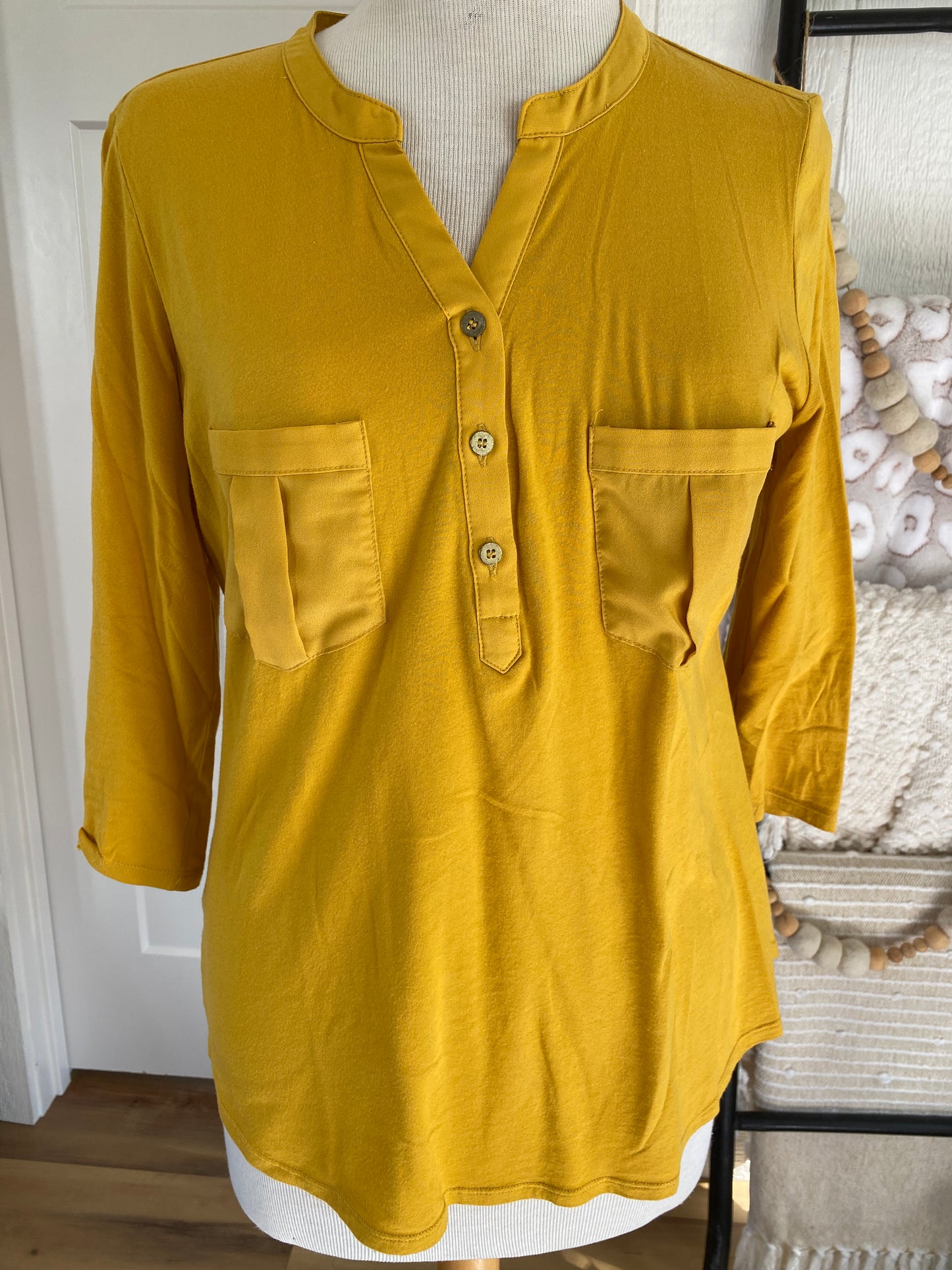 Ann Taylor Mustard Top