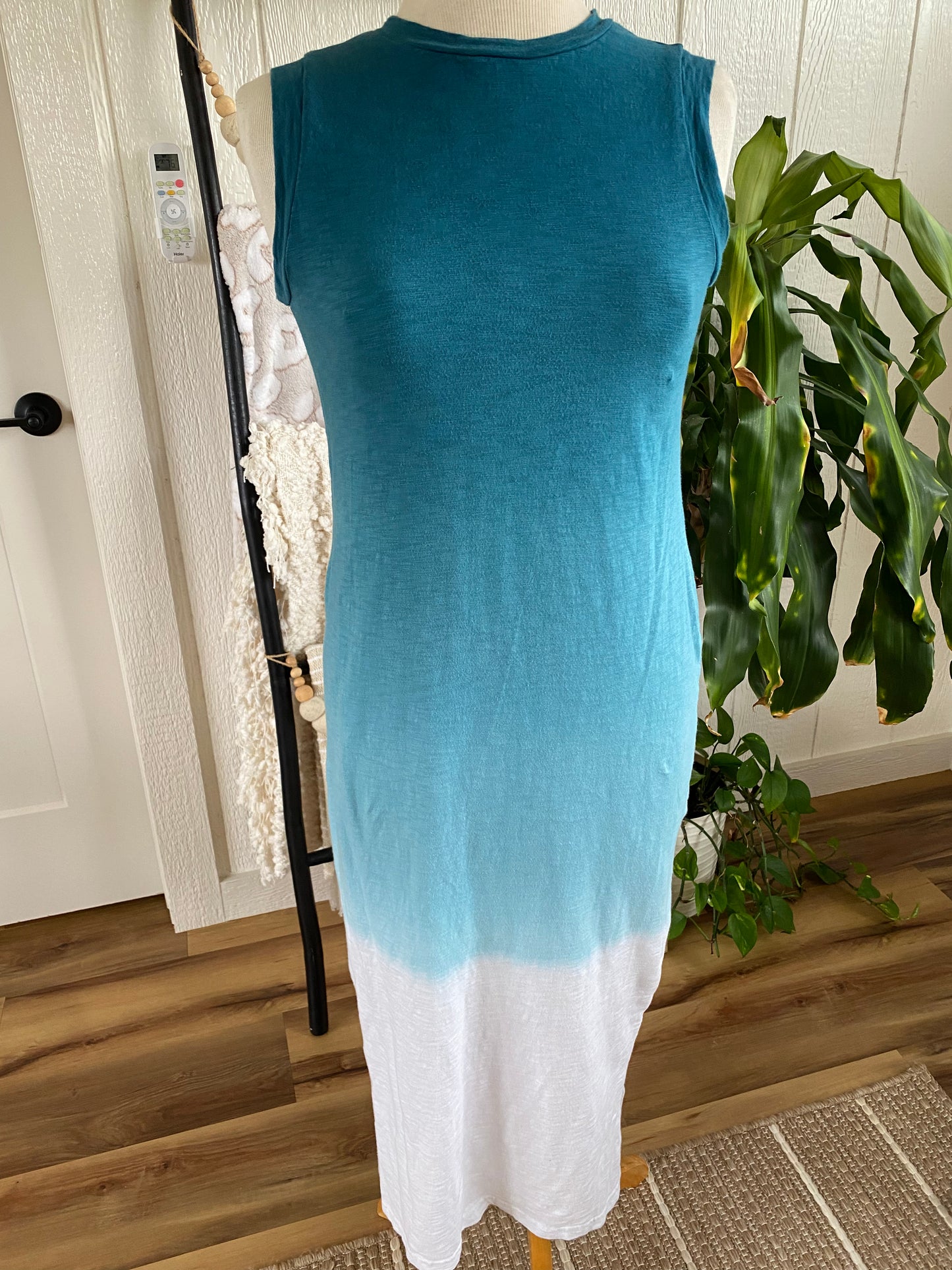 Universal Thread Blue Ombre Midi Dress