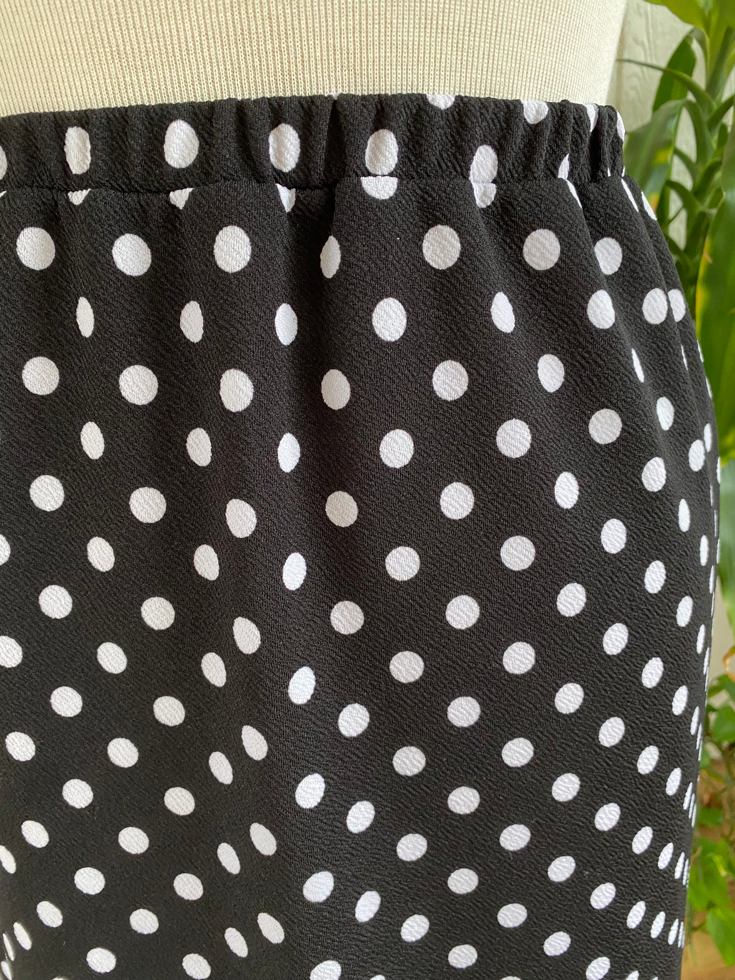 Dresse Trunk Black and White Polkadot Pencil Skirt