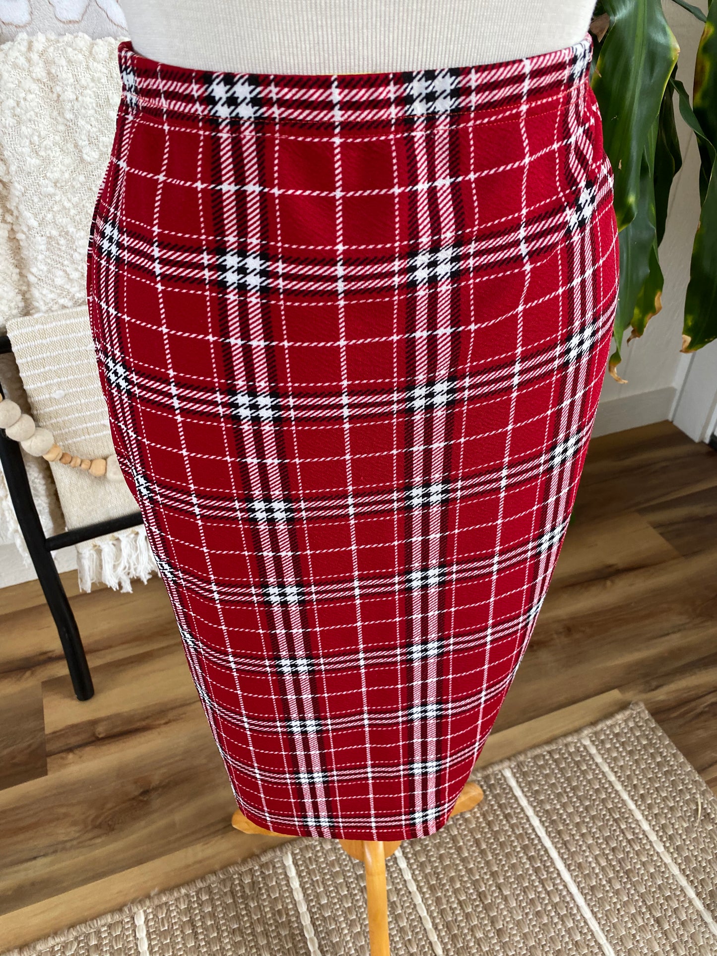 Shein Red and Black Plaid Pencil Skirt