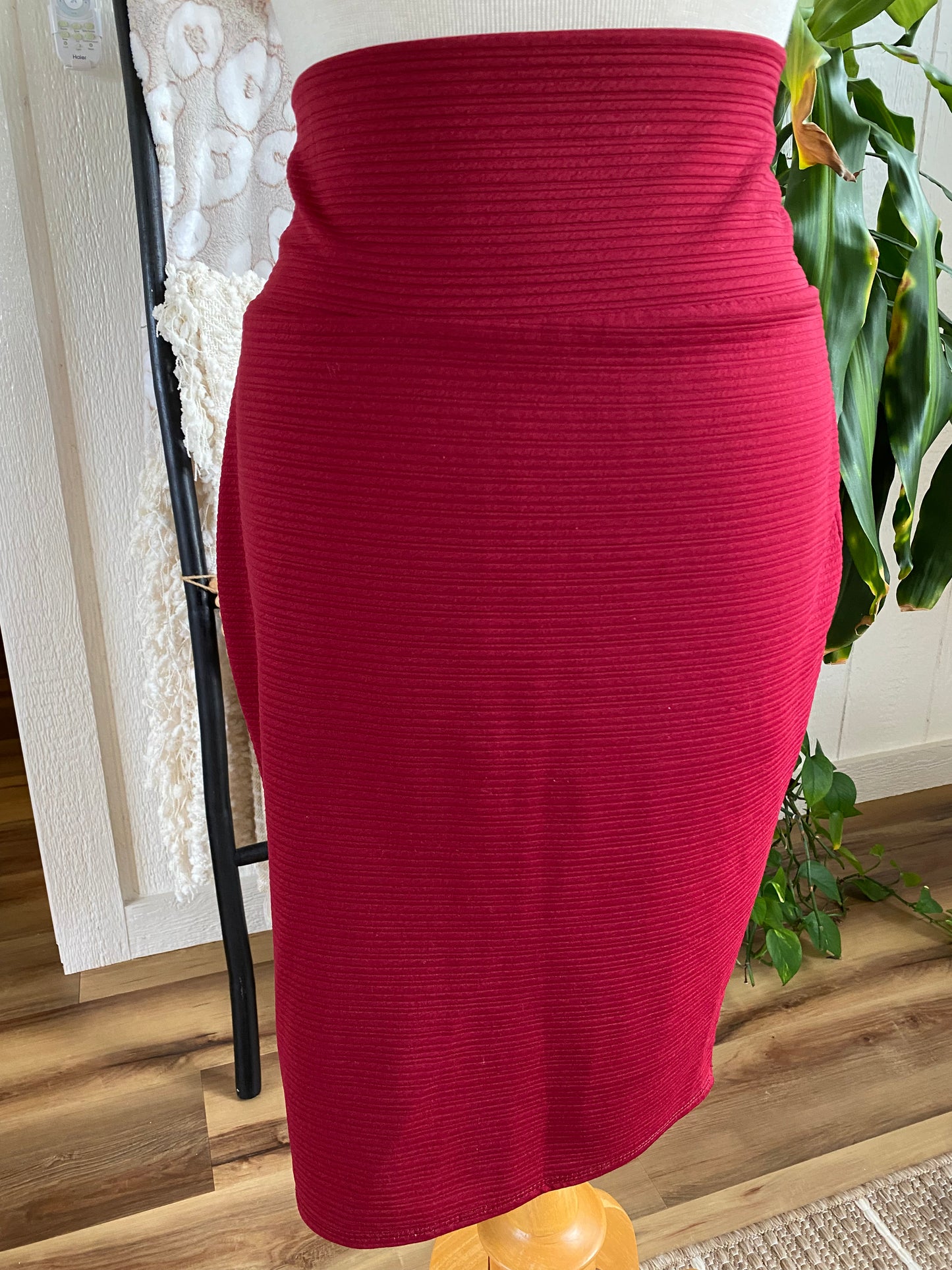 Silhouette Burgundy Pencil Skirt