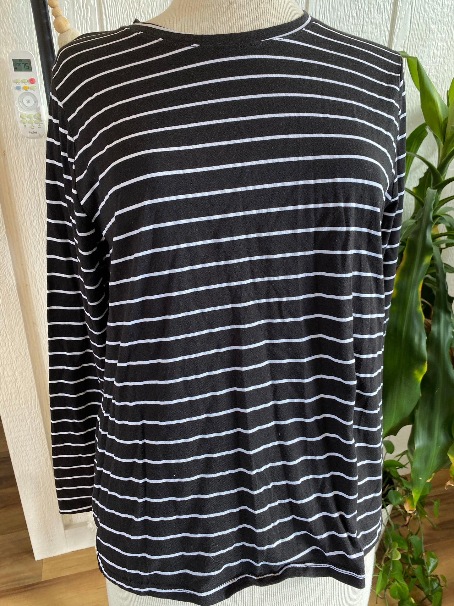 Time & Tru Black and White Stripe Top