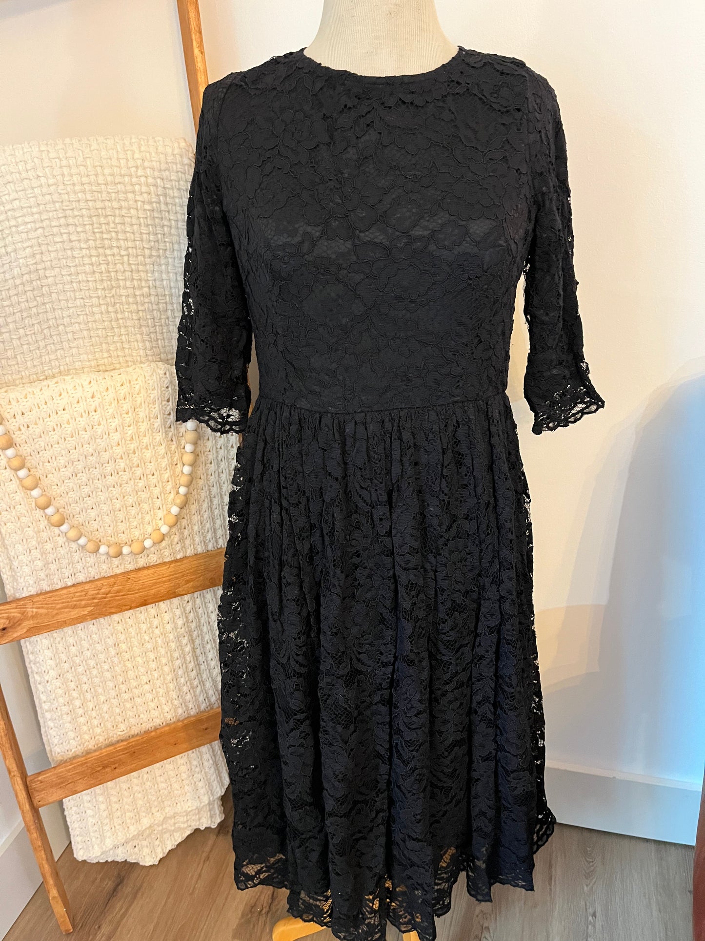 Dainty Jewels Black Lace Dress