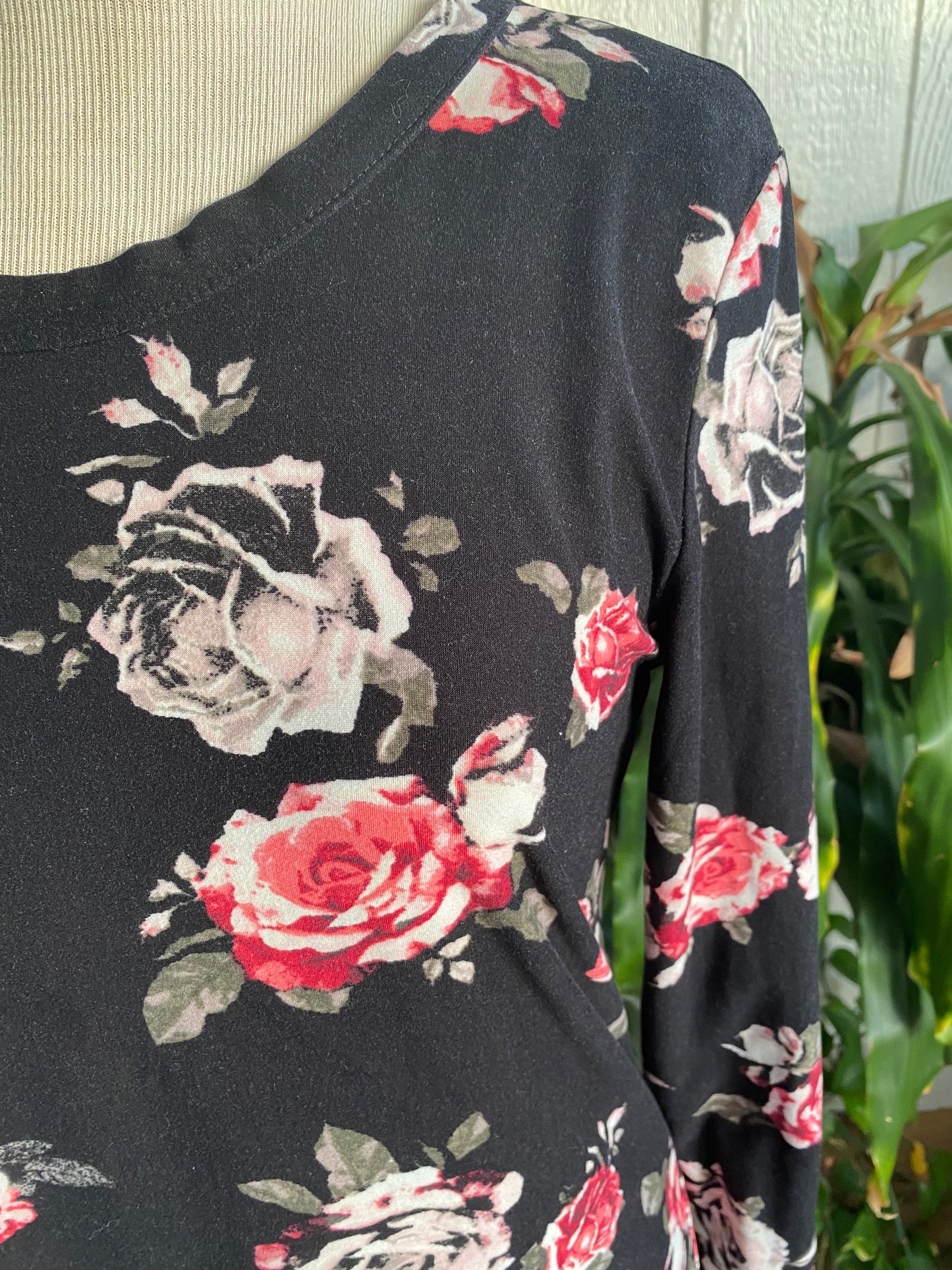 Rue21, Tops, Womens Black Floral Shirt